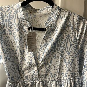 NWT summer dress, lightweight, size M, loose fit, blue&white pattern,